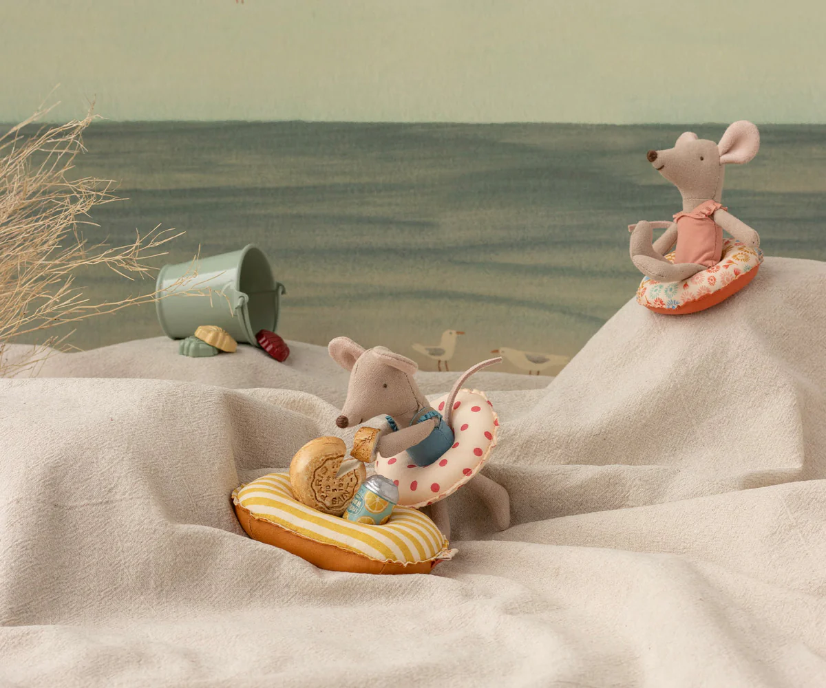 Beach Raft, Yellow Stripe - Image 3