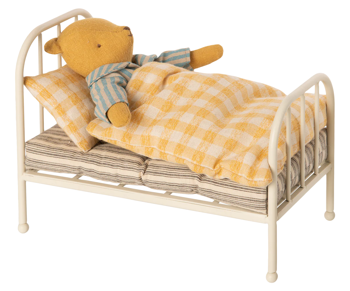 Bedtime for Teddy Junior - Image 3