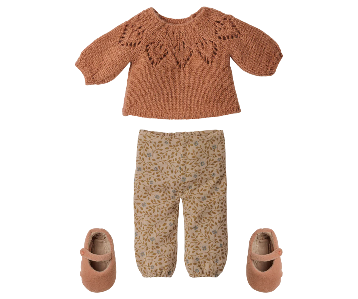 Bunny, Size 3 - Classic - Pants and knitted sweater - Image 2