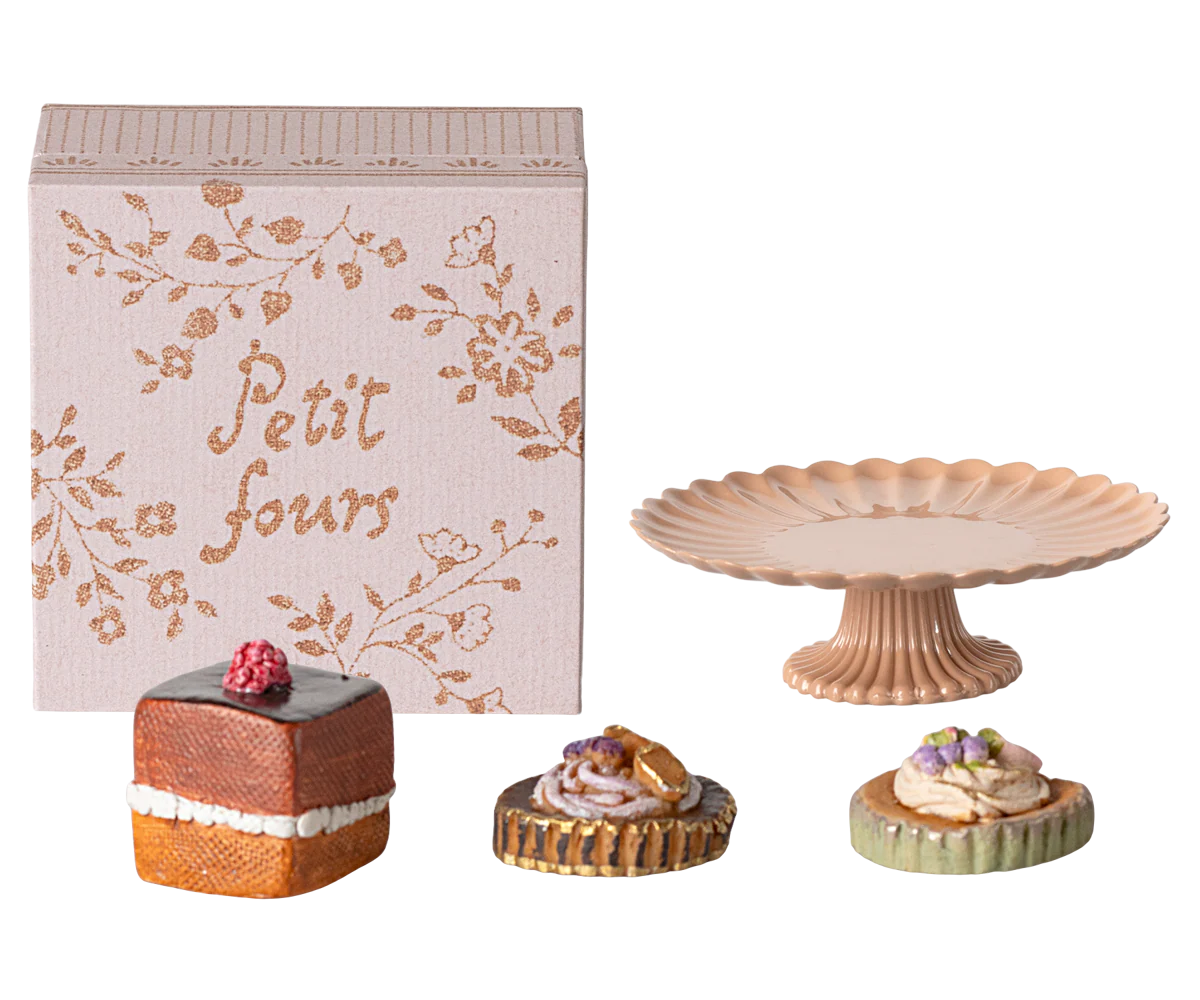 Cakes and cakestand, Mini - Image 3