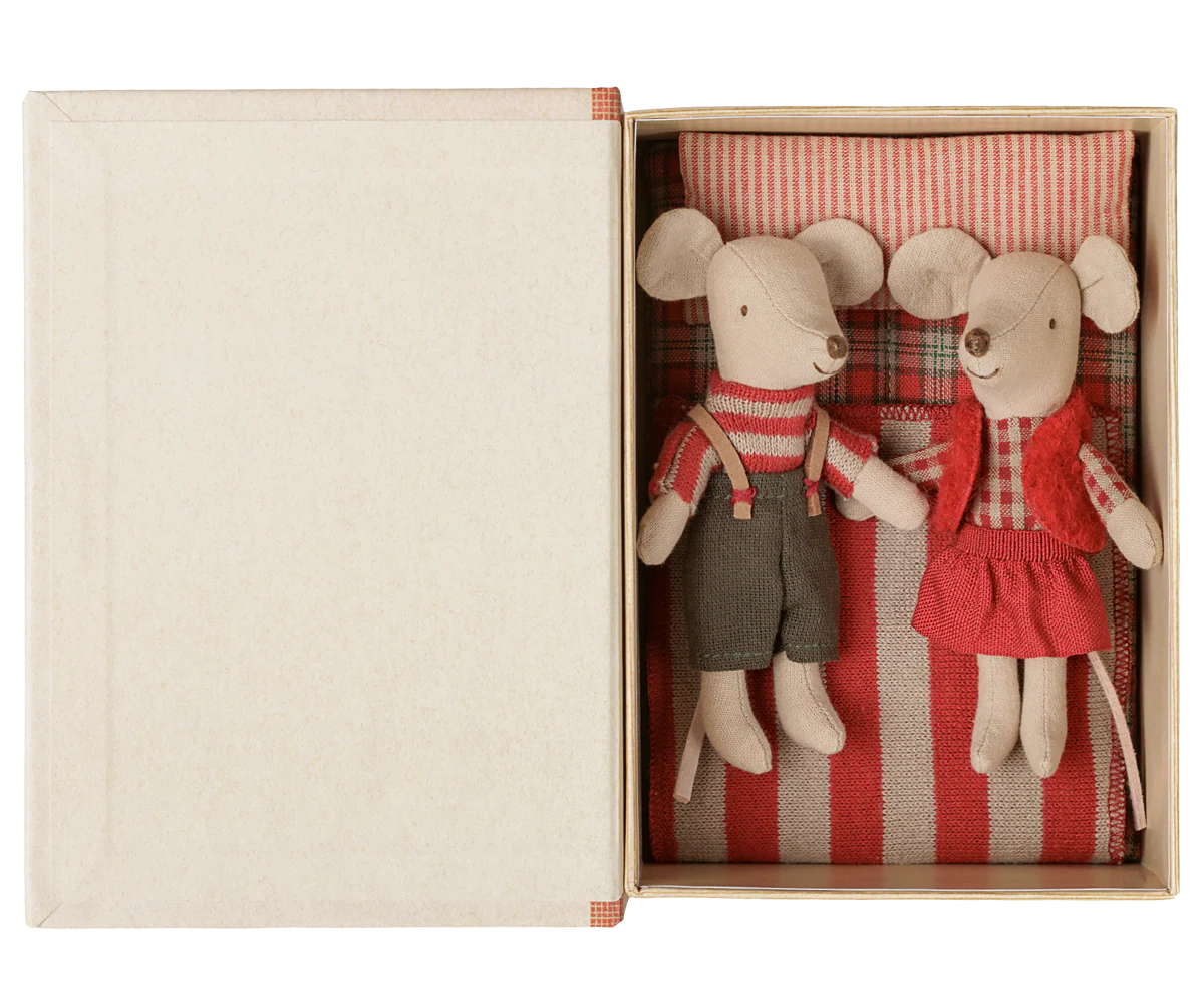 Christmas twin mice, Little sister and brother in book - Image 3