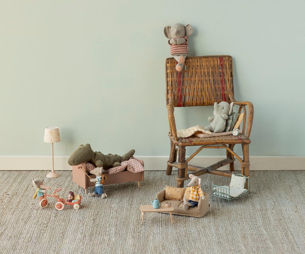Coffee table, Mouse - Nature - Image 3