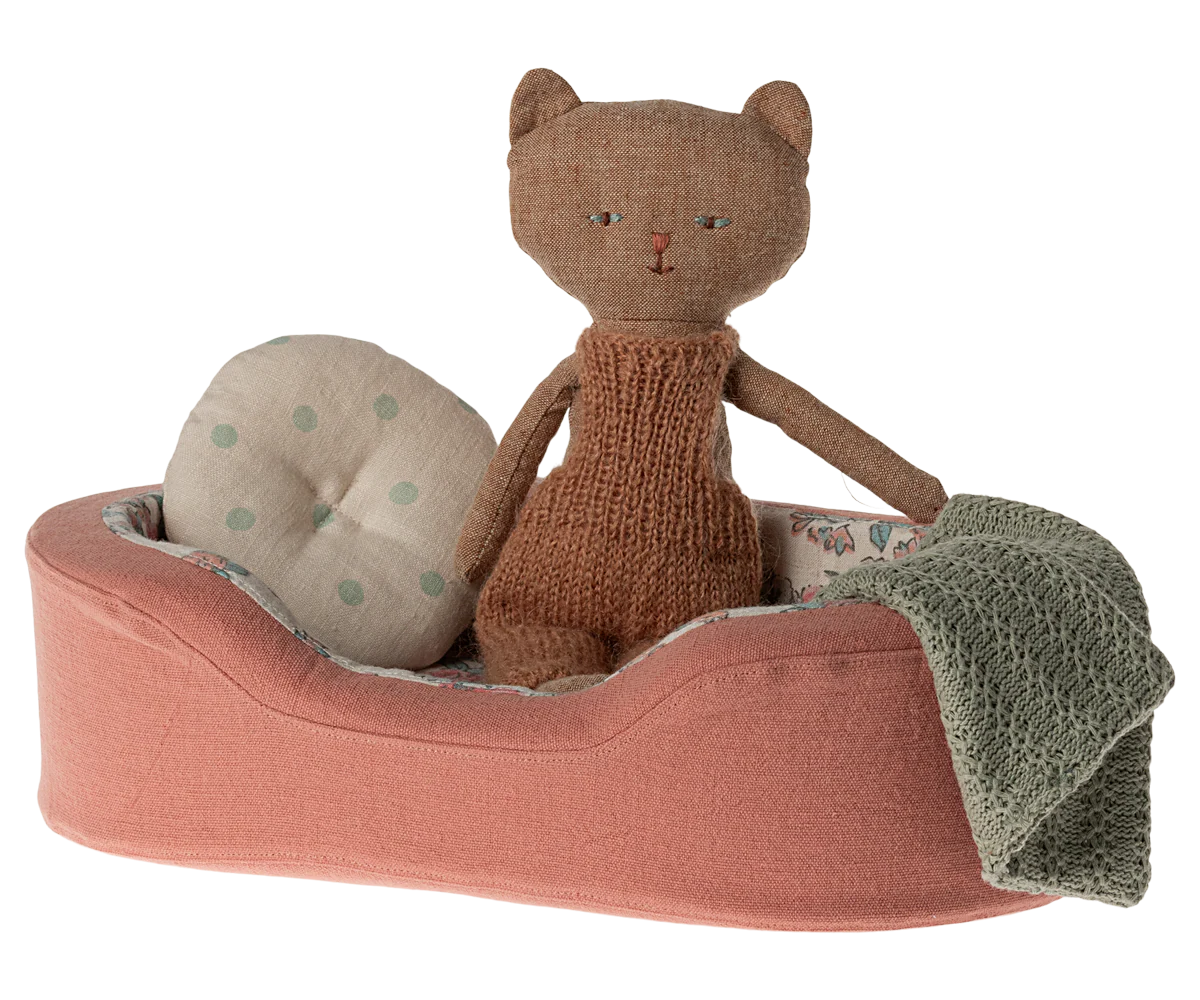 Cosy Basket, Small - Coral - Image 3