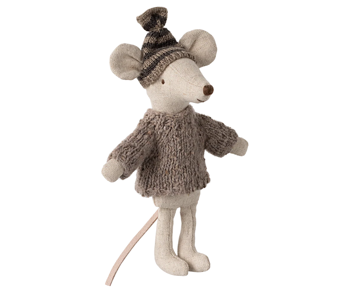 Knitted sweater and hat, Big brother mouse - Image 3