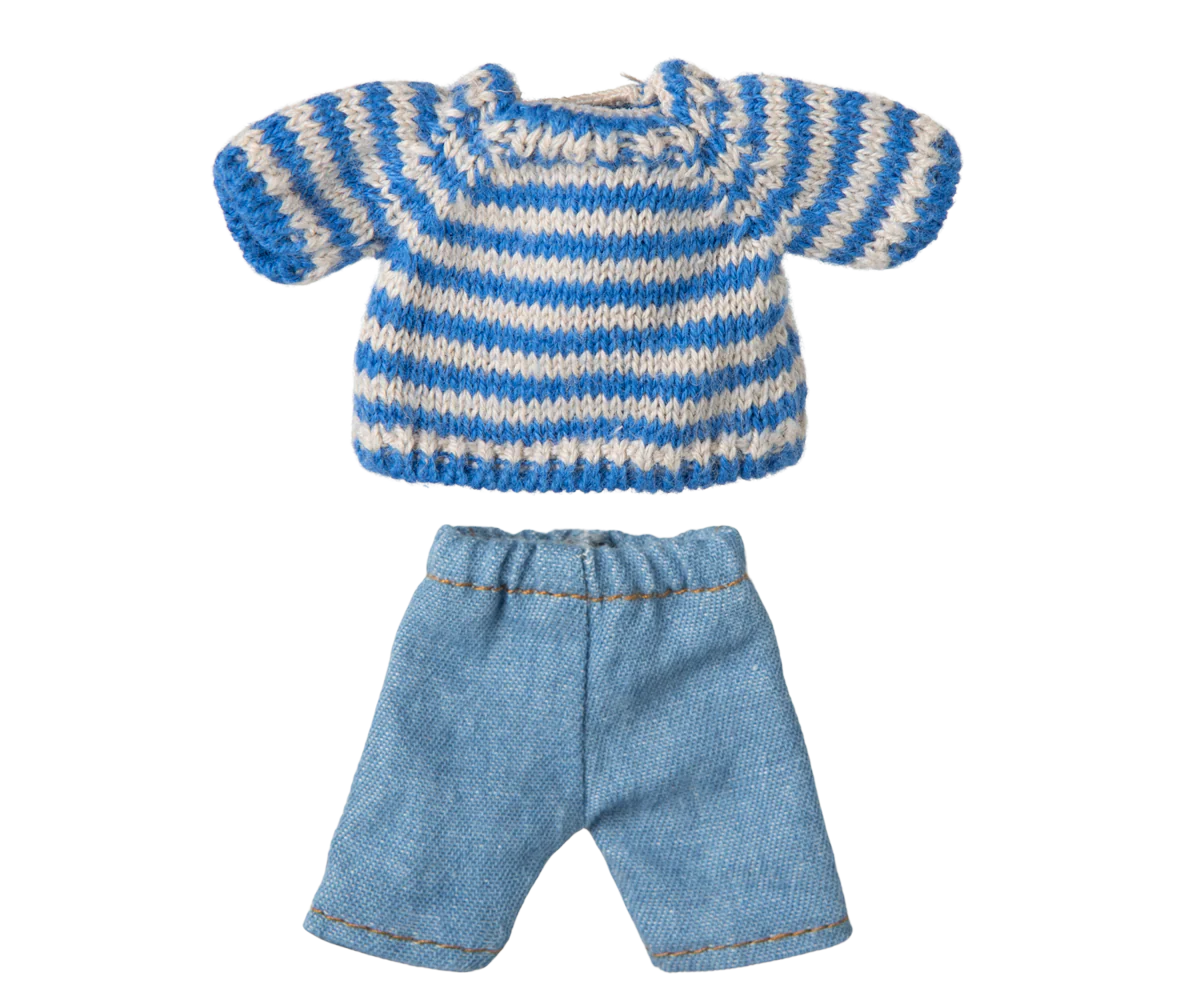 Knitted sweater and pants, Big brother mouse