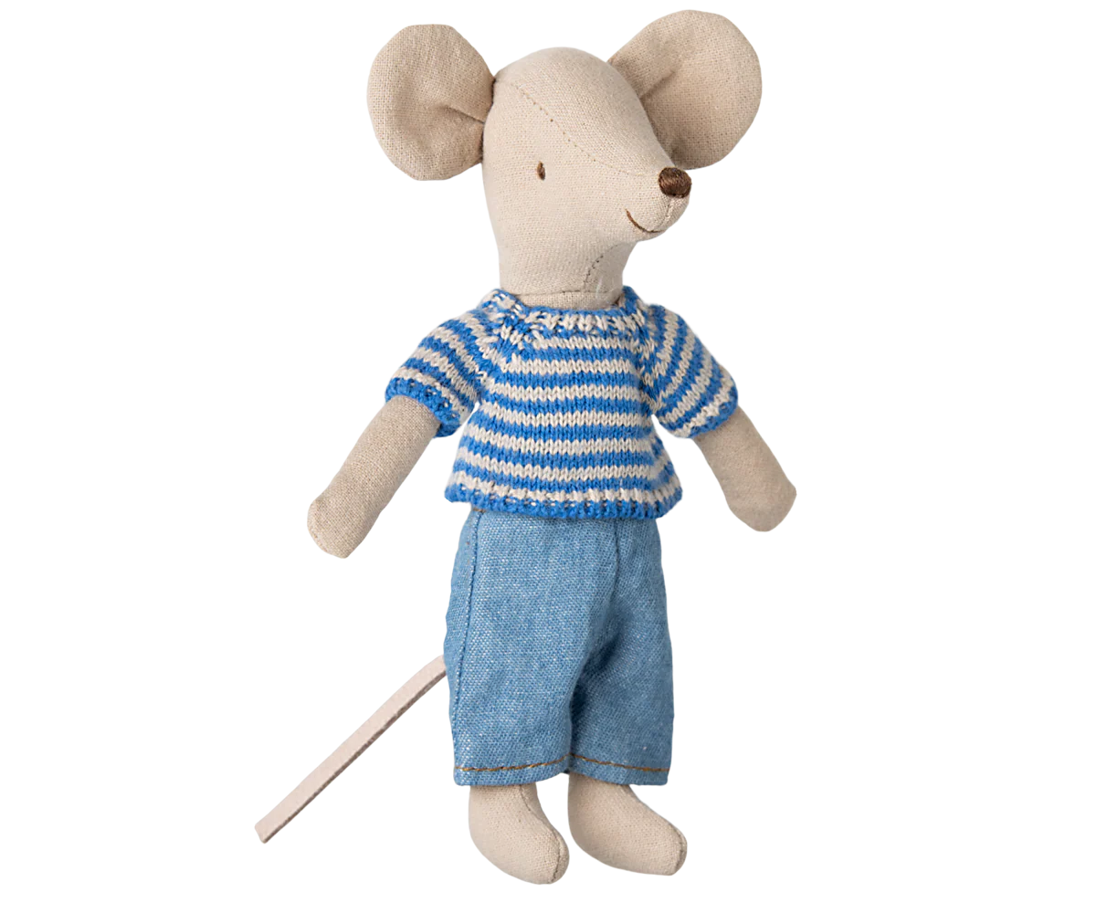 Knitted sweater and pants, Big brother mouse - Image 3
