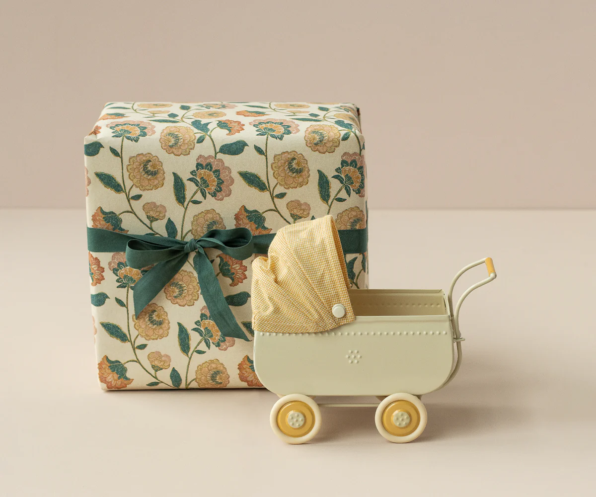 Gift Wrap, 10m - Margie - Image 3