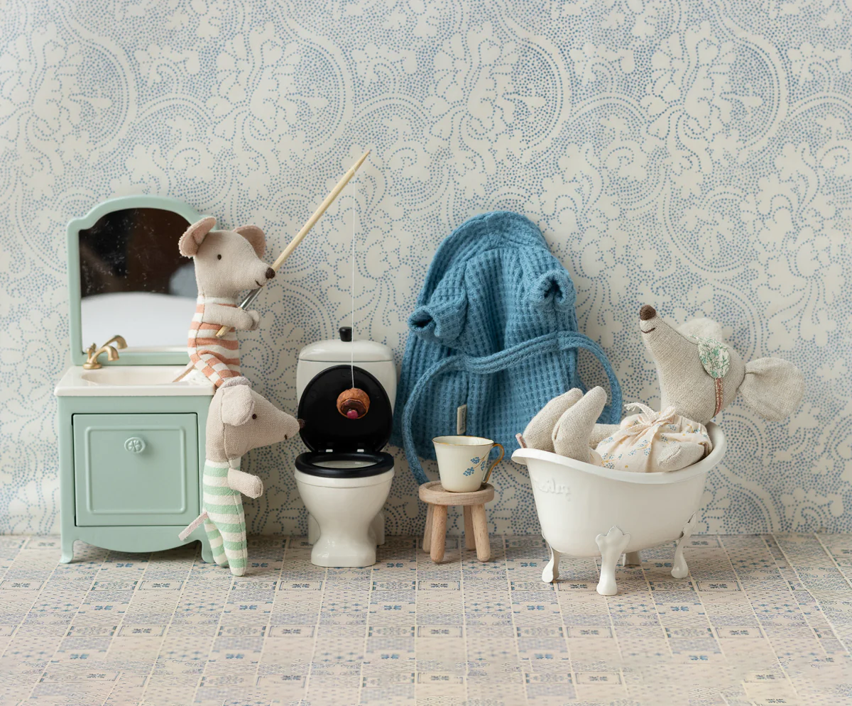 Toilet, Mouse - Image 3