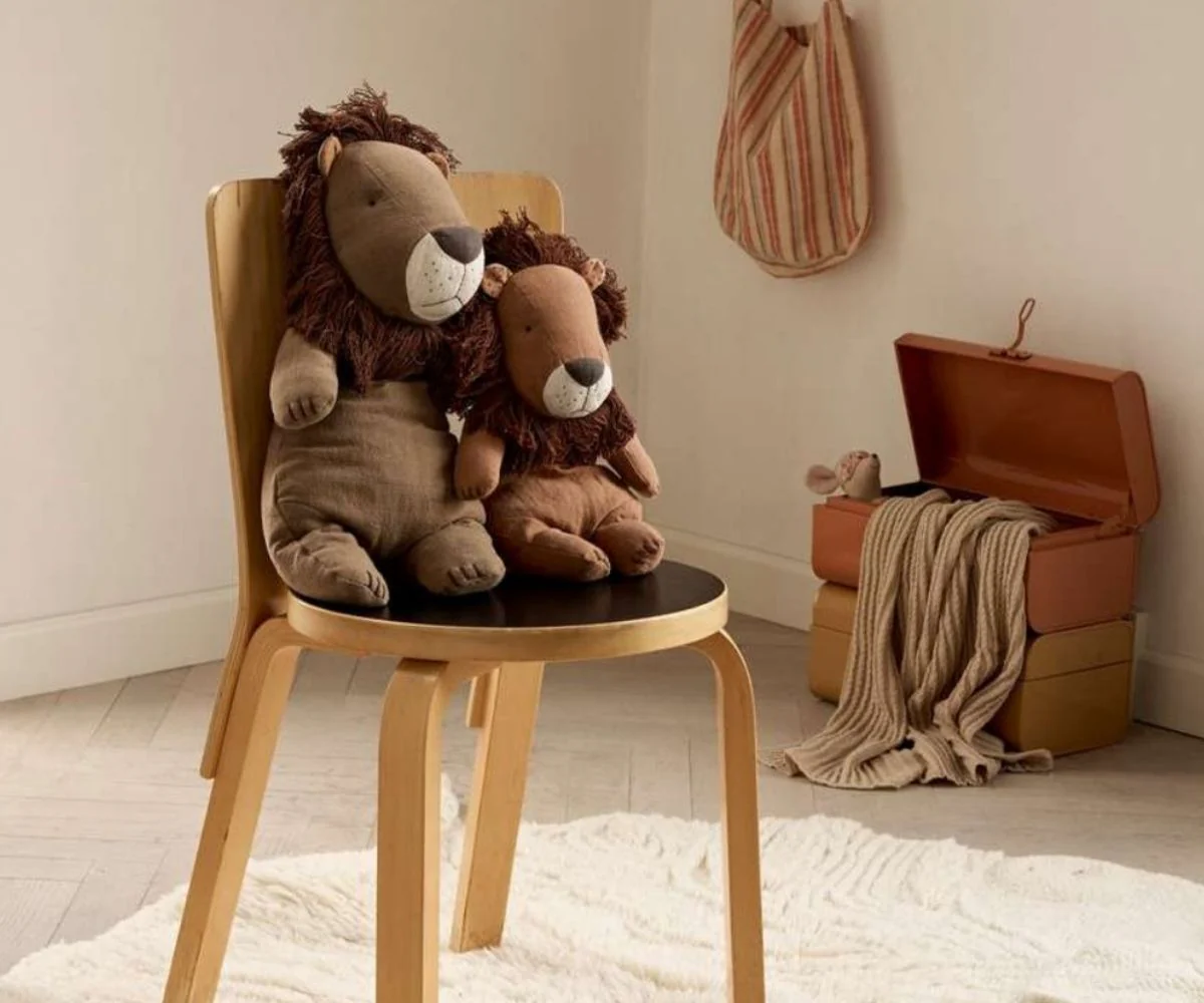 Lion, Medium - Image 3