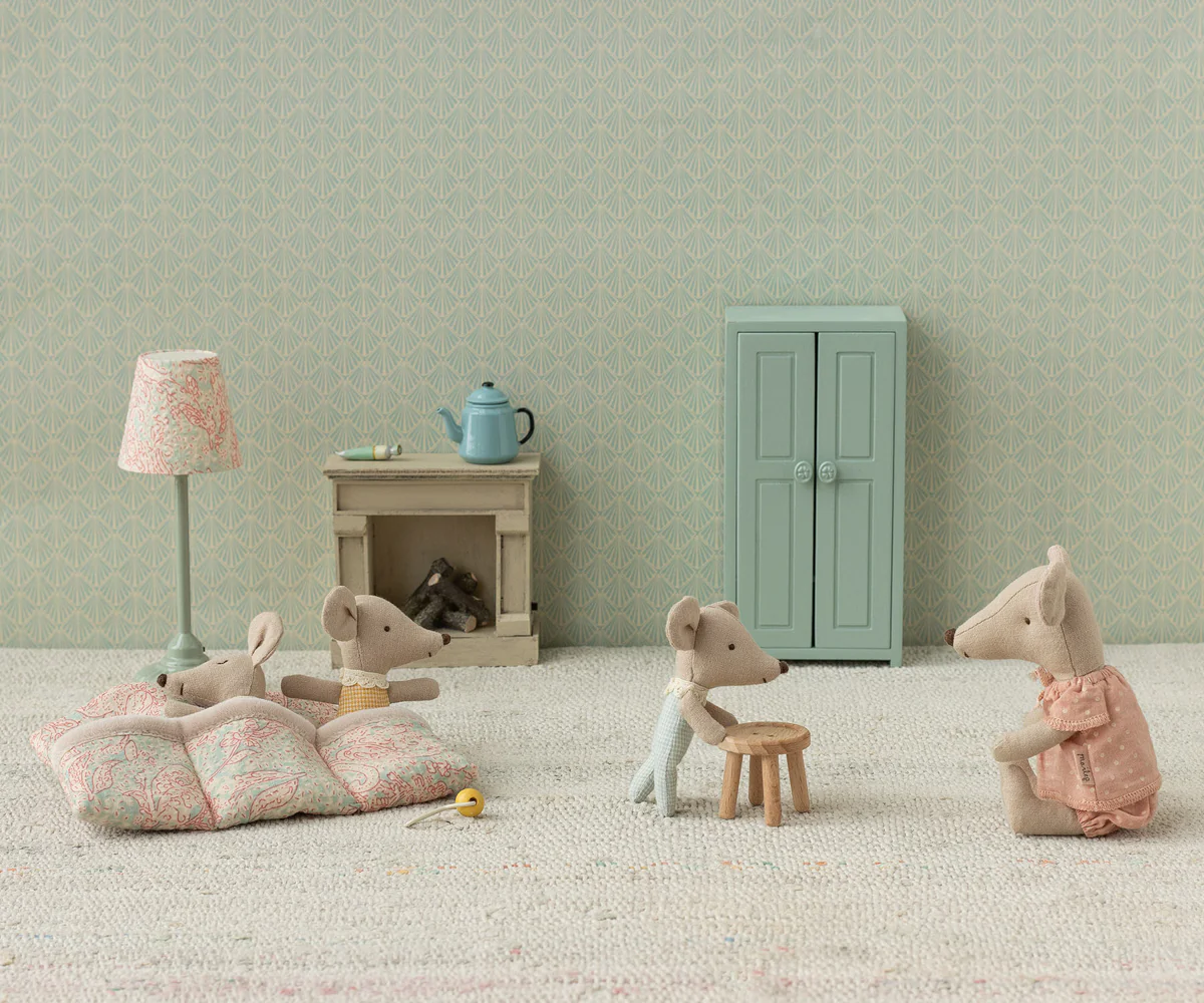 Triplets, Baby mice in matchbox - Image 2