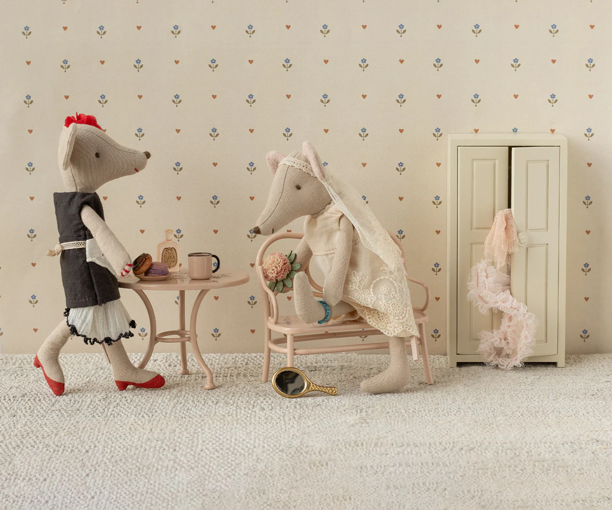 Wedding dress, Mum mouse - Image 3